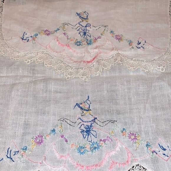 Set of two hand embroidered lady chair back - Picture 5 of 5